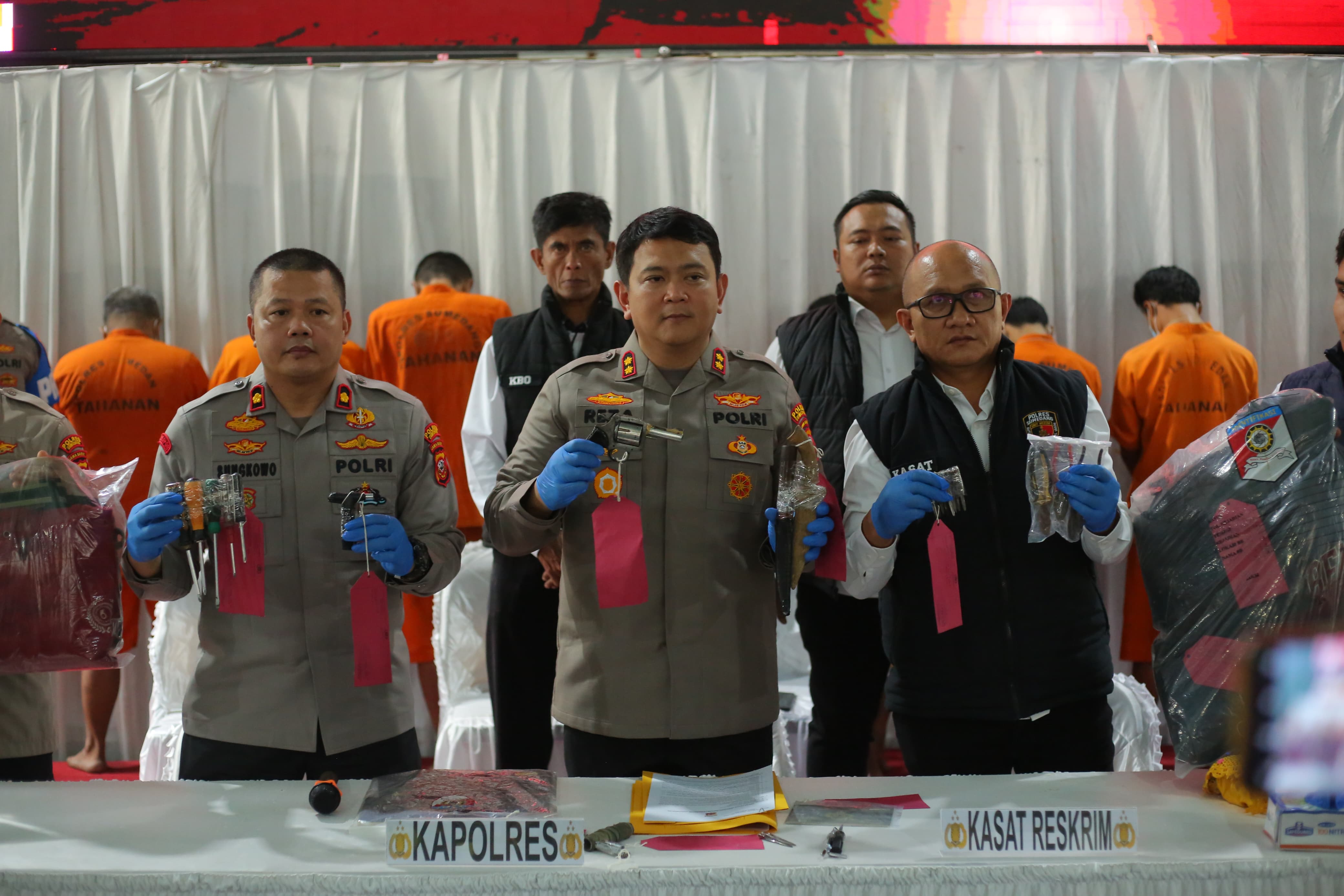 POLRES SUMEDANG UNGKAP KASUS CURANMOR